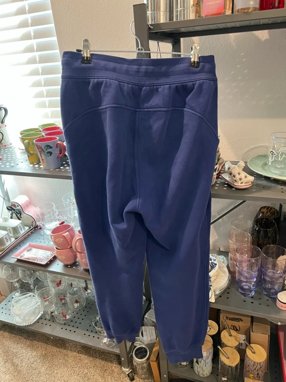 Lululemon Scuba High-Rise Relaxed
Jogger, Sz 6 - Picture 5 of 6